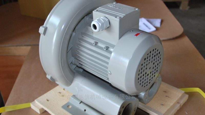 面粉厂罗茨鼓风机输送方案解析：关键因素与选型要点**